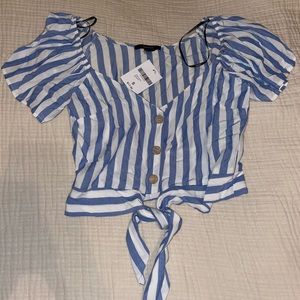 Never worn!!
Forever 21 Woven Crop Top
Blue and White Strips 
Size S